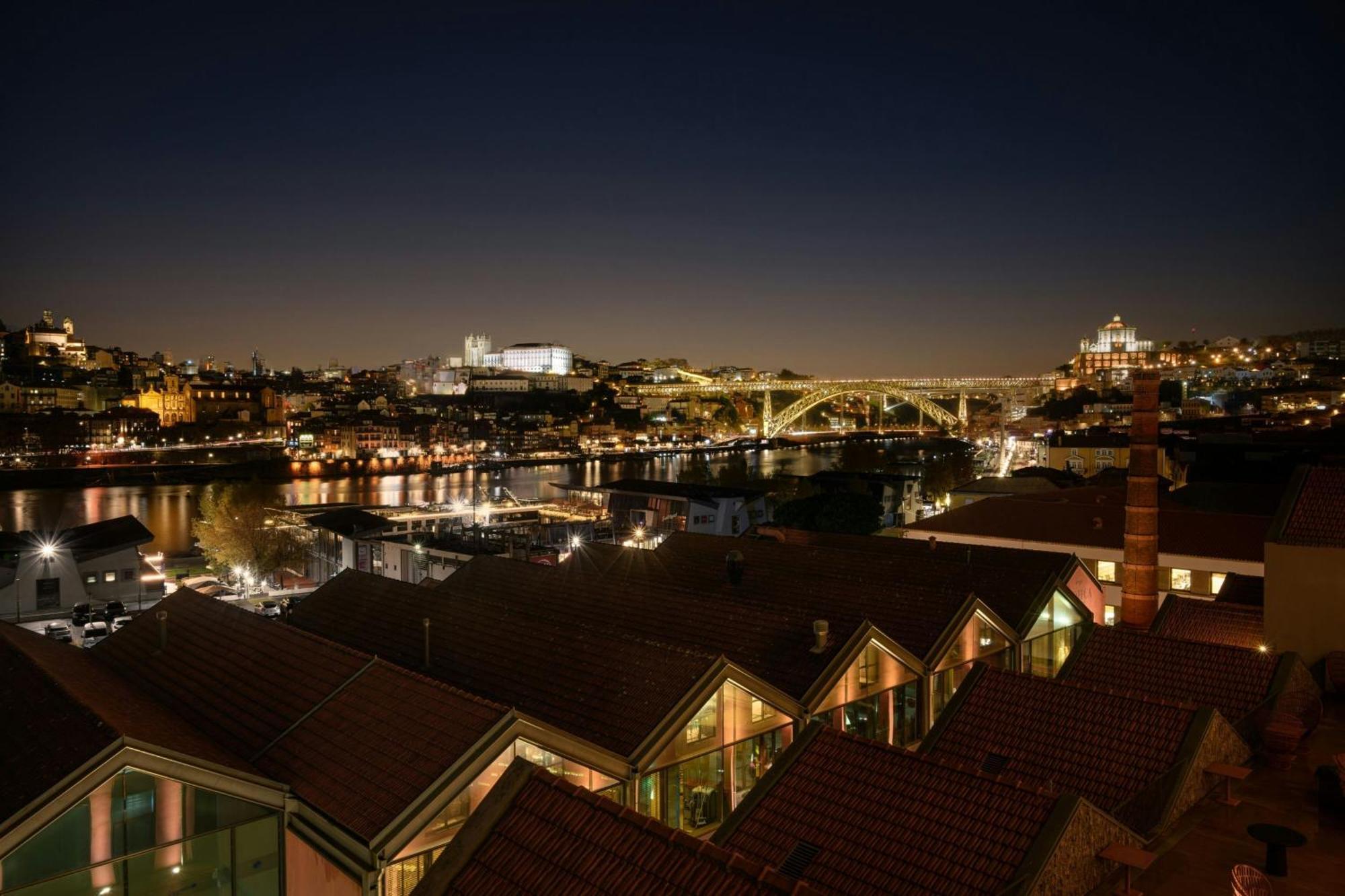 Forte De Gaia, Autograph Collection Vila Nova de Gaia Exteriör bild View of the city from the hotel