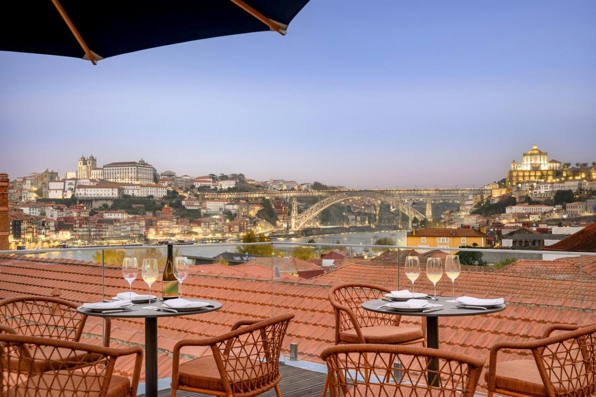 Forte De Gaia, Autograph Collection Vila Nova de Gaia Exteriör bild View from the hotel's rooftop bar